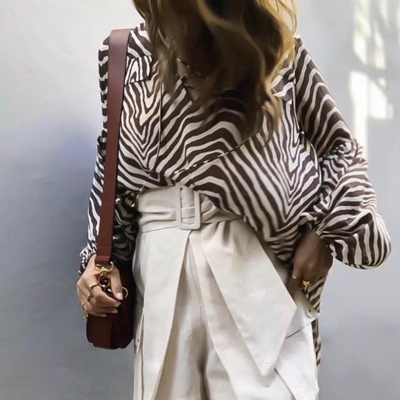 Print Animal Lace Up Top - Picture 2 of 8